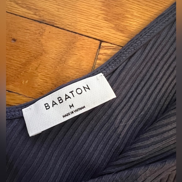 Babaton V-Neck Body Suit - M - Picture 4 of 5